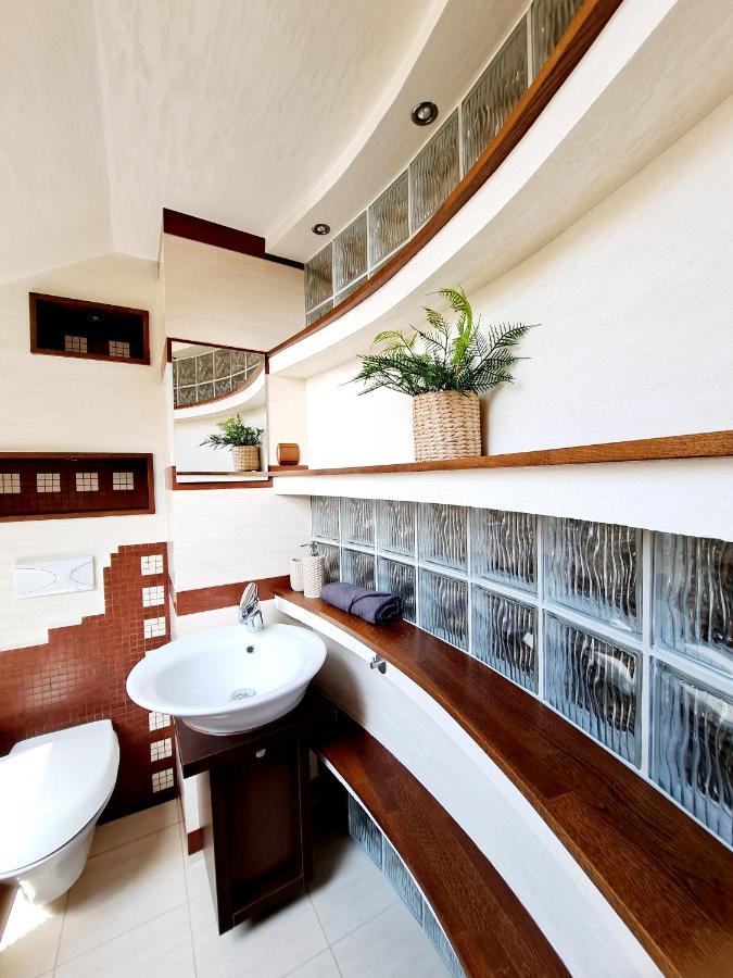 Apartment Oasis *